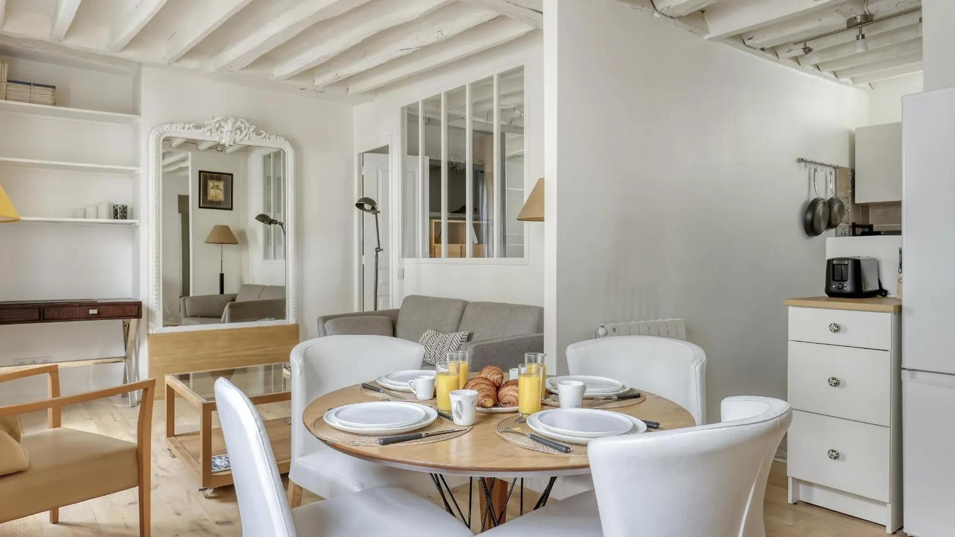 Apartamento Tranquil Heaven Up To 4 Guests - Heart Of Paris 07 0*,  Francia