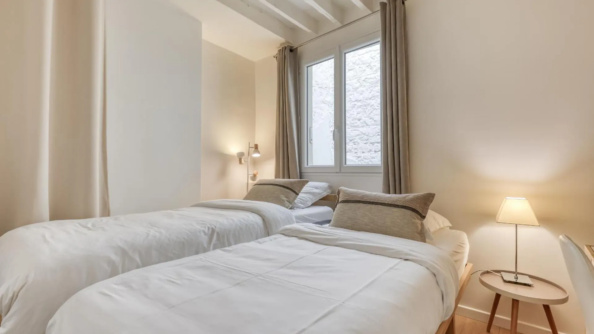 Apartamento Tranquil Heaven Up To 4 Guests - Heart Of Paris 07 0*,  Francia